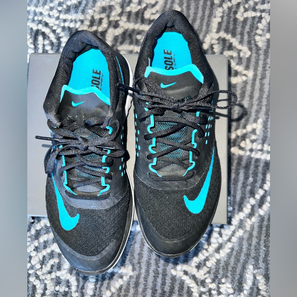 Women’s size 7 Nike fit sole running shoes